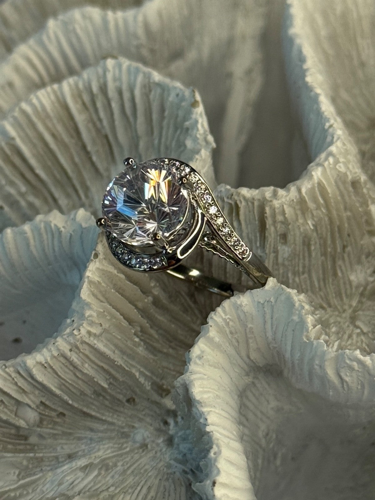 Shiny 925 Sterling Silver Cz Ring Size 8