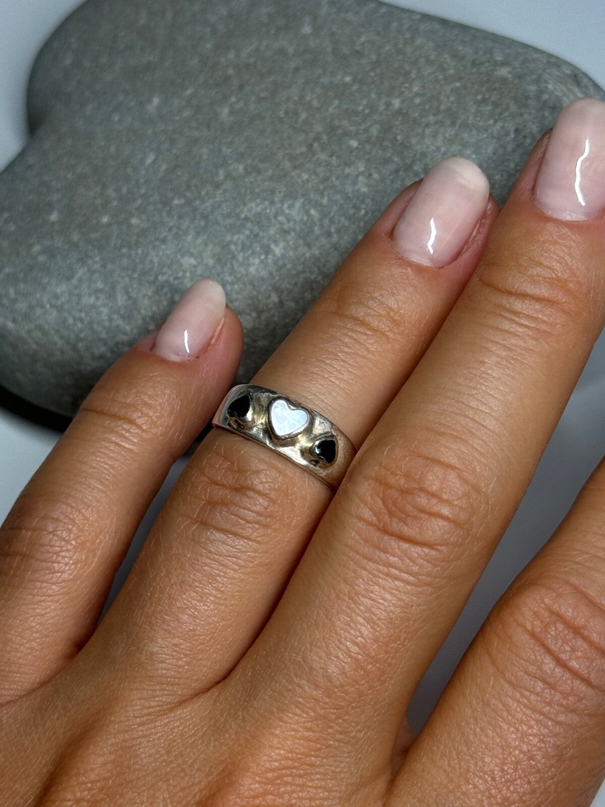 925 Sterling Silver Abalone & Enamel Hearts Ring Size 5