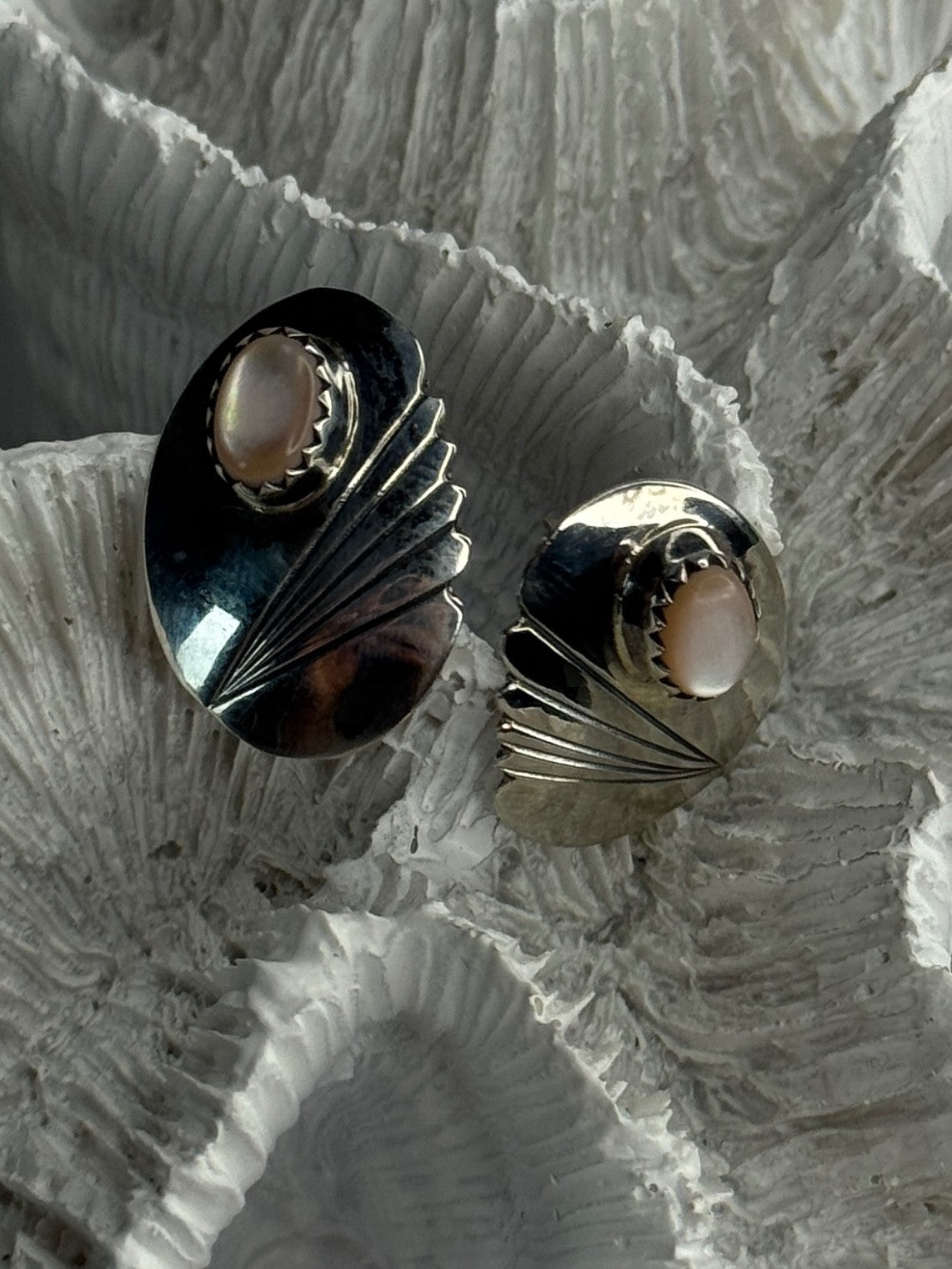 Vintage 925 Sterling Silver Pink Abalone Earrings Length 0.80 Inch