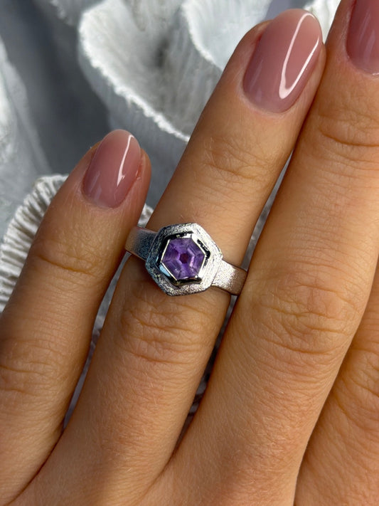 925 Sterling Silver Amethyst Ring Size 5.5