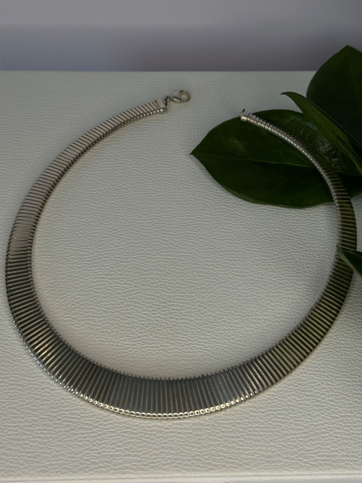 Elegant Design 925 Sterling Silver Necklace Length 17 Inch
