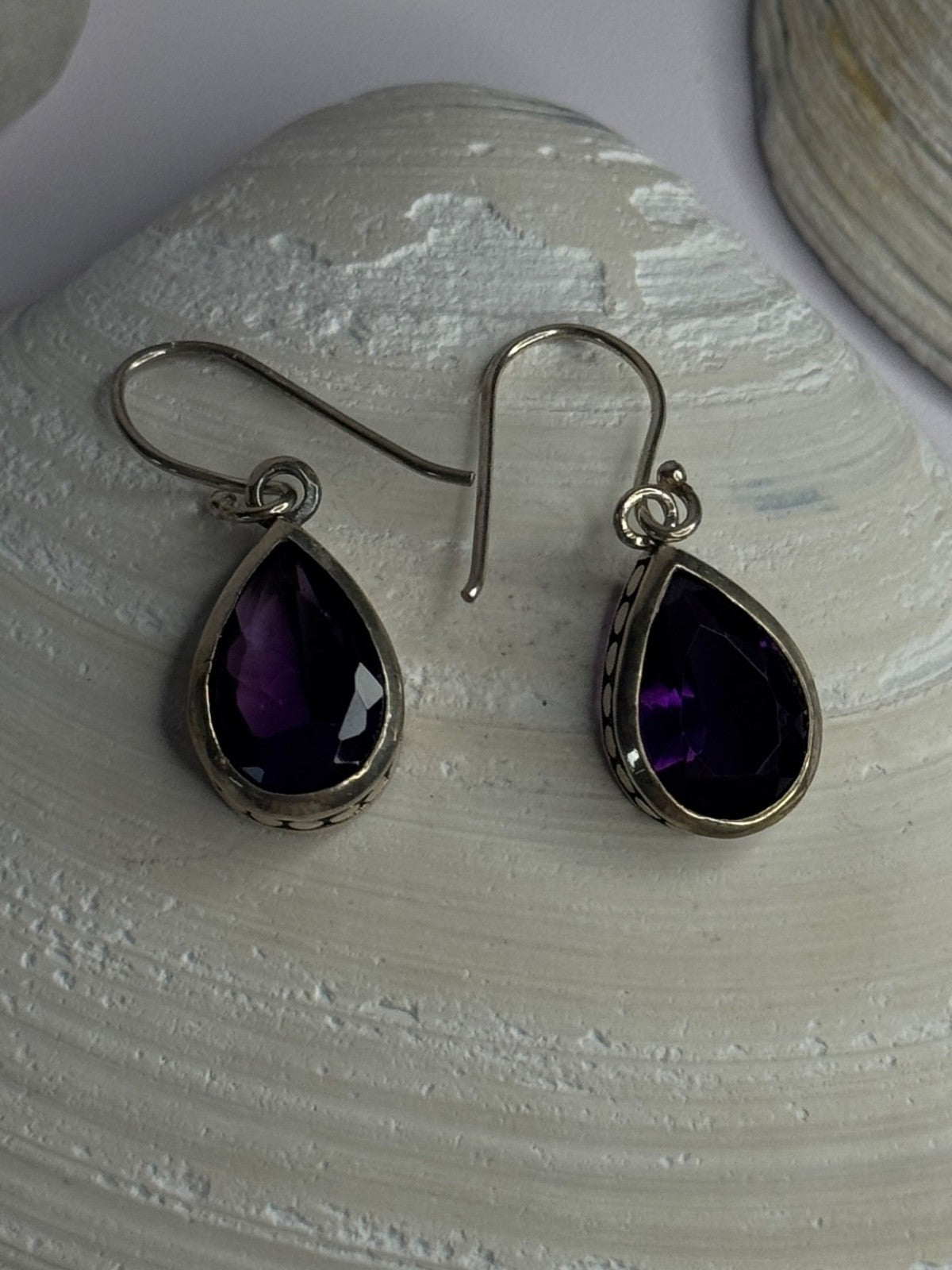Vintage Design 925 Sterling Silver Amethyst Earrings Length 1.10 Inch