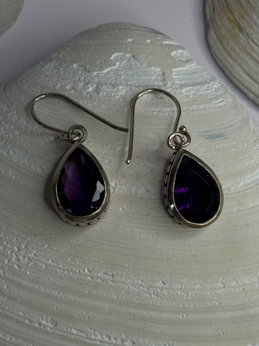 Vintage Design 925 Sterling Silver Amethyst Earrings Length 1.10 Inch