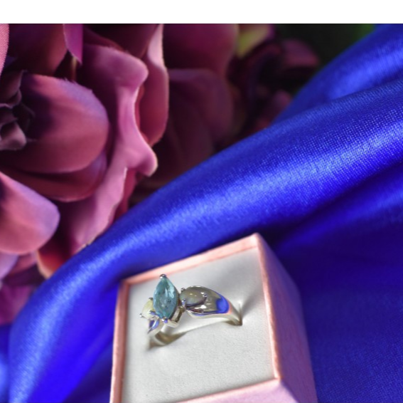 925 Sterling Silver Blue Topaz & Opal Ring Size 6.5