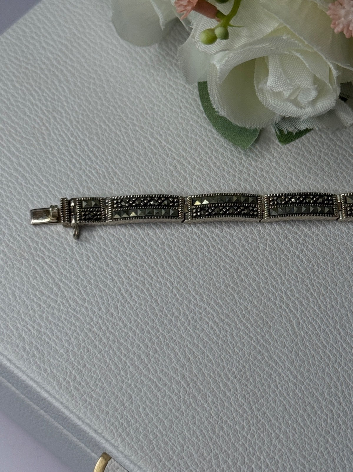 Elegant 925 Sterling Silver Marcasite Bracelet Length 8 Inch