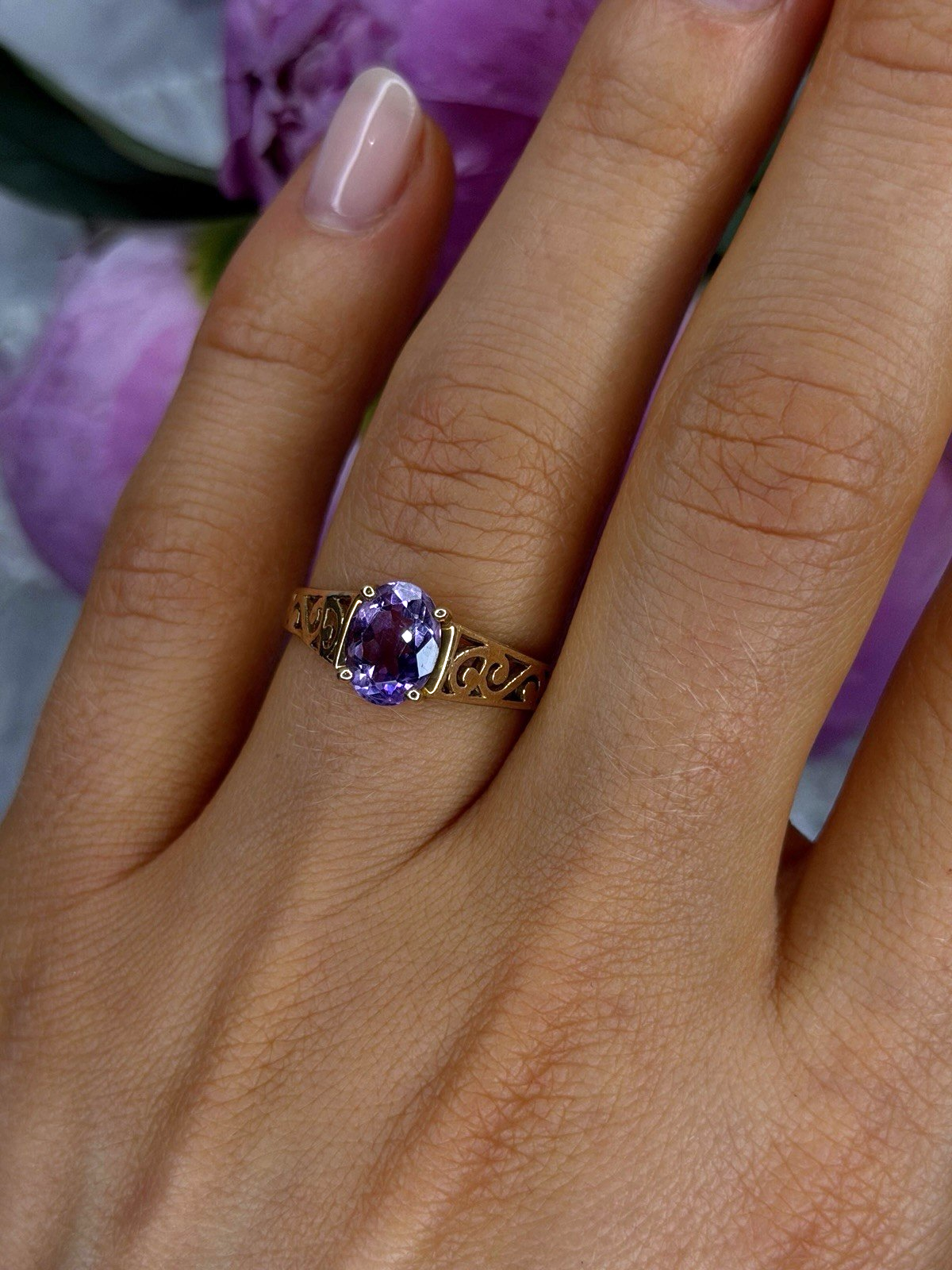 10K Yellow Gold Amethyst Filigree Design Ring Size 7.5