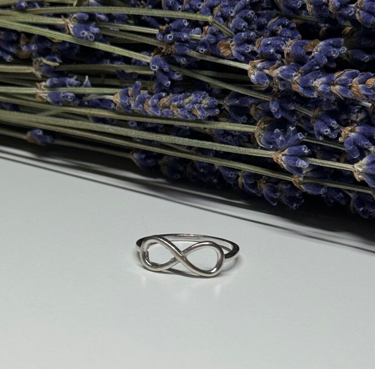 925 Sterling Silver Infinity Ring Size 8.5