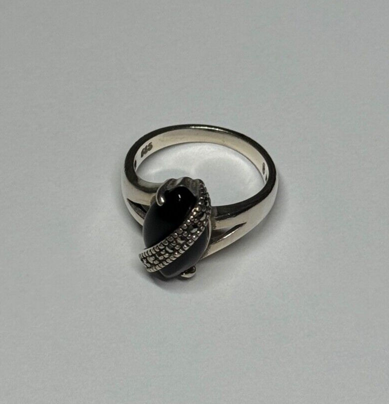925 Sterling Silver Onyx & Marcasite Ring Size 5