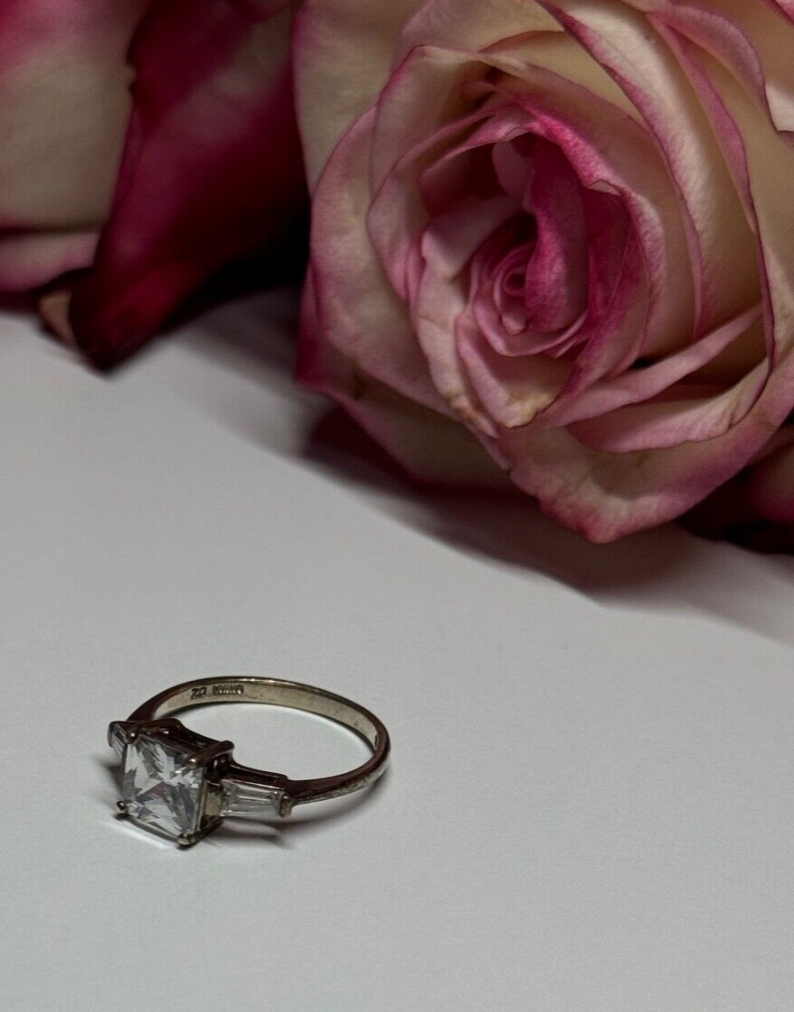 925 Sterling Silver CZ Ring Size 7