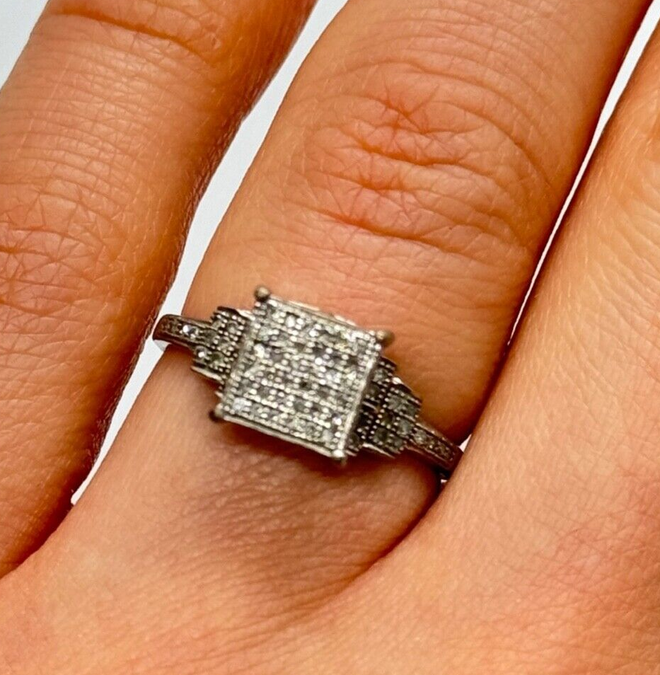 925 Sterling Silver CZ Ring Size 6