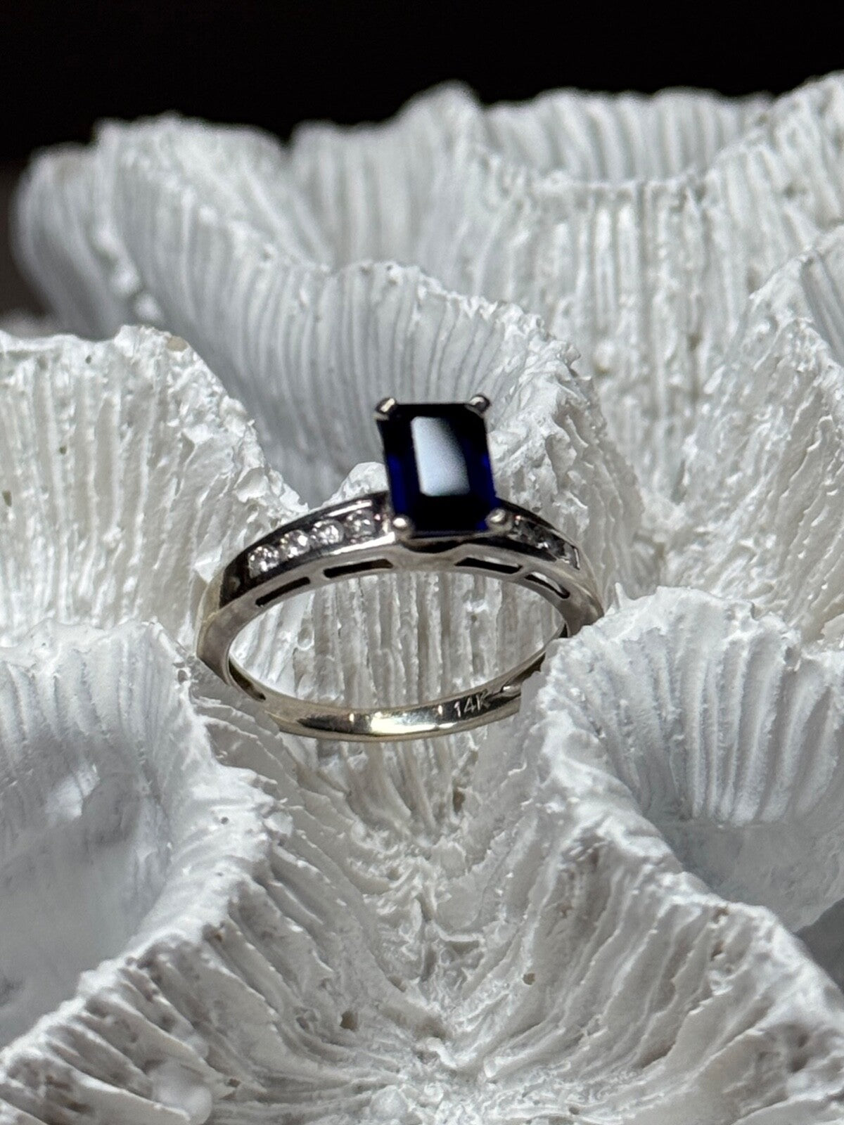 14K White Gold Sapphire & Diamonds Ring Size 5.5