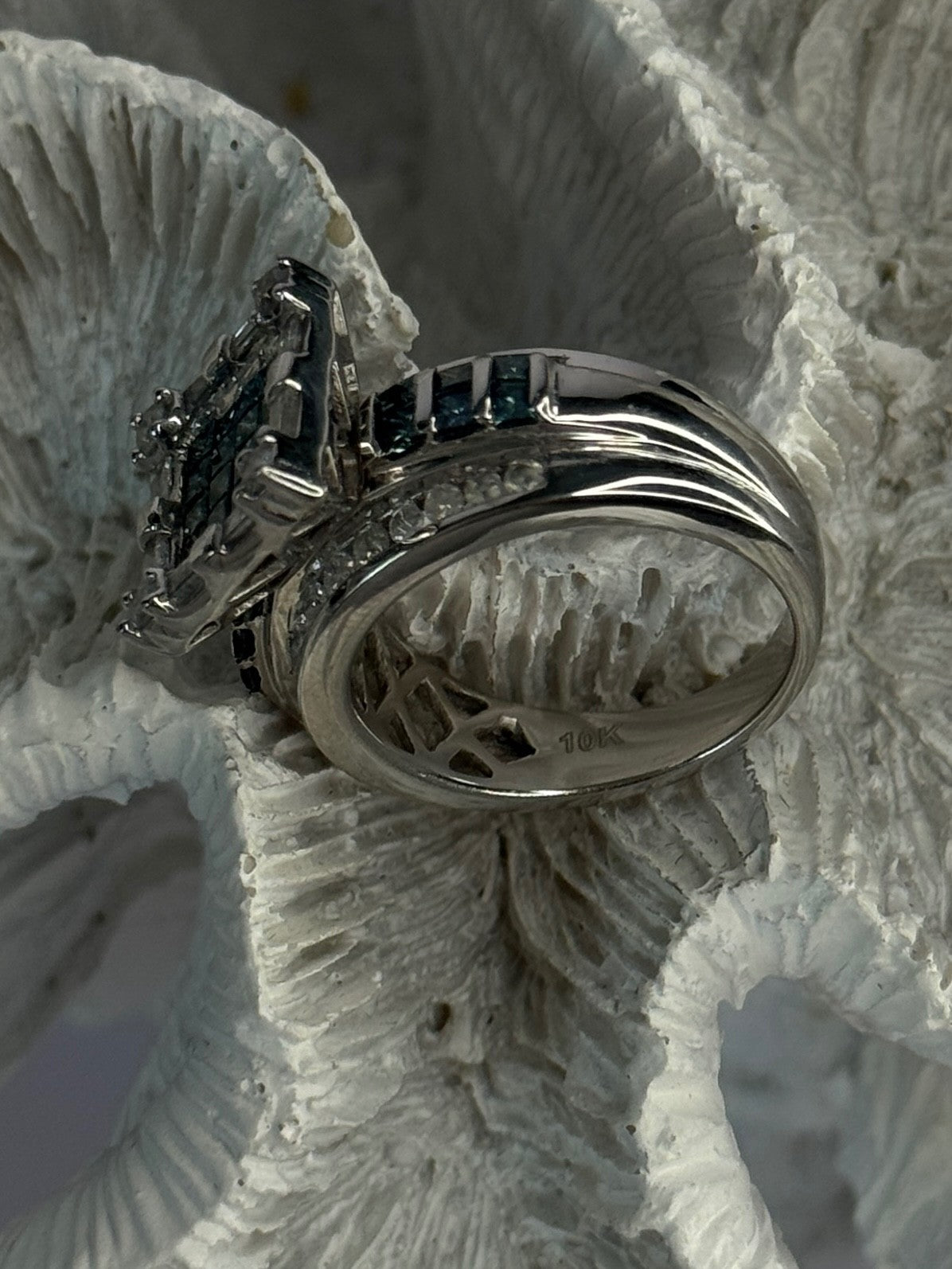 10K White Gold Aquamarine & White Topaz Ring Size 8