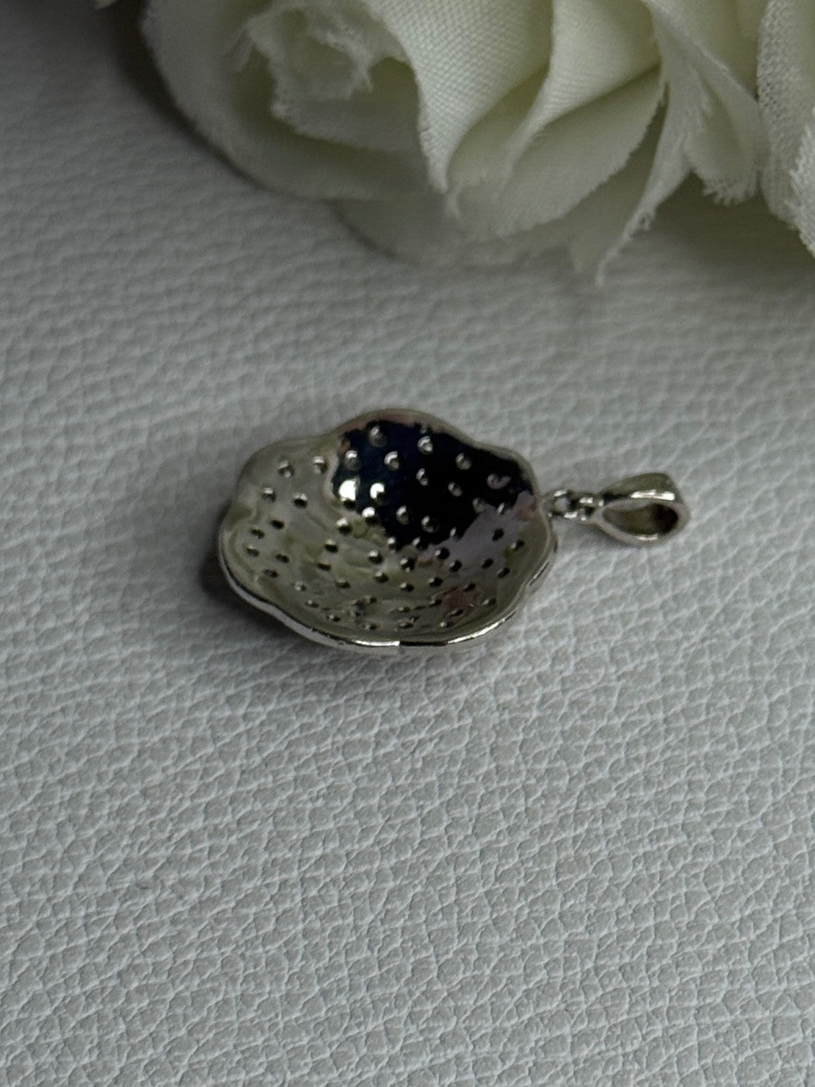 Lovely Flower 925 Sterling Silver Beryl Pendant Length 1 Inch
