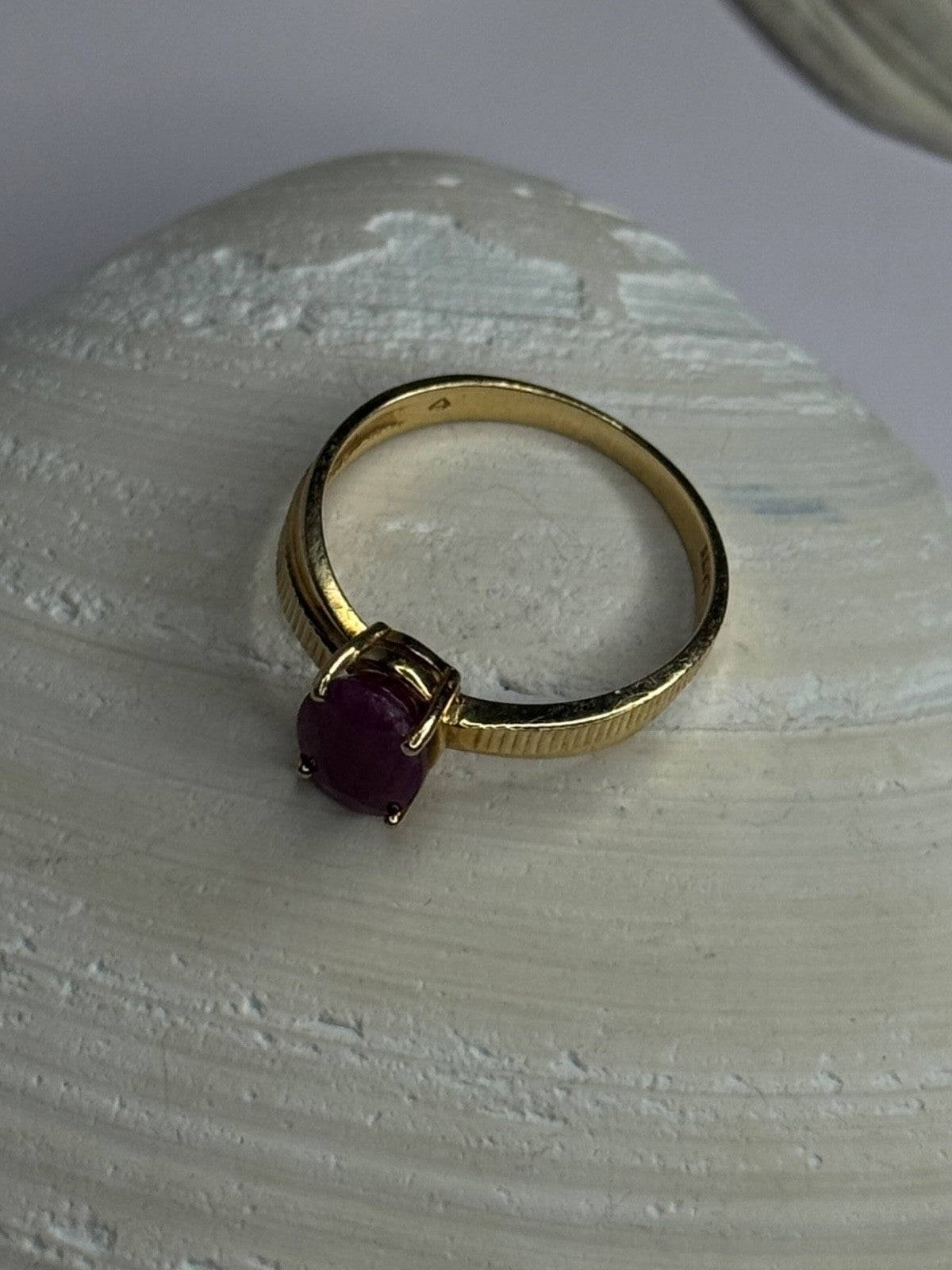 Elegant 10K Yellow Gold Ruby Ring Size 7
