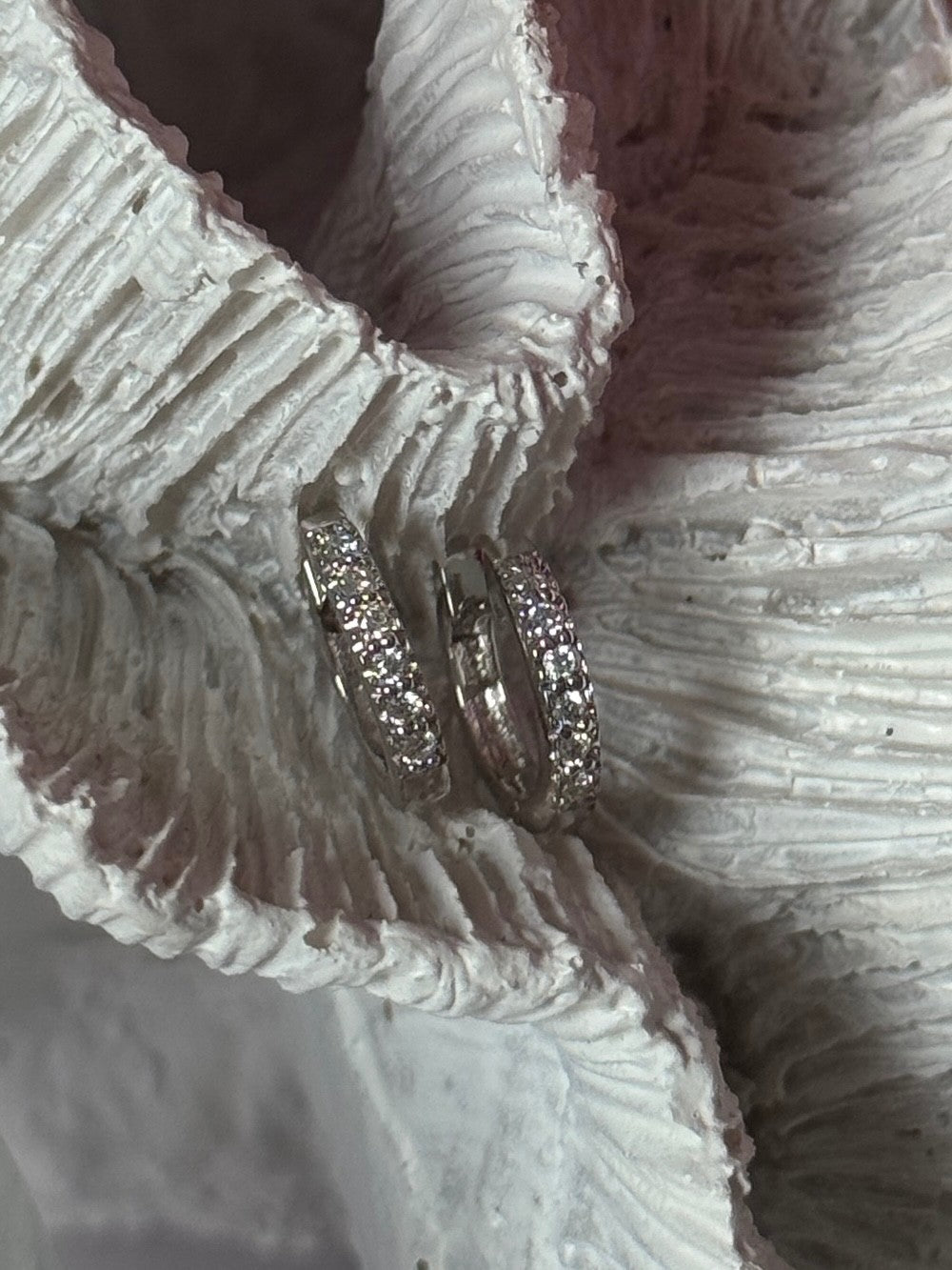 14K White Gold Diamonds 0.18 carats Earrings