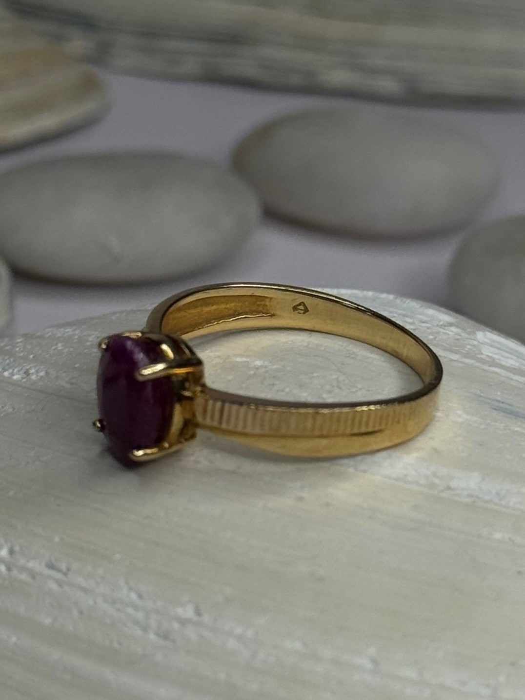 Elegant 10K Yellow Gold Ruby Ring Size 7