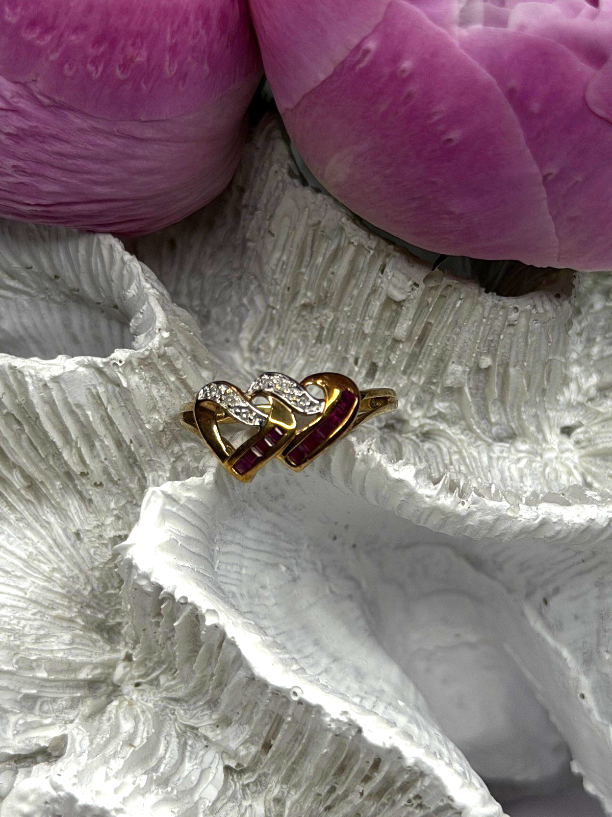 10K Yellow Gold Ruby Diamond Hearts Ring Size 7