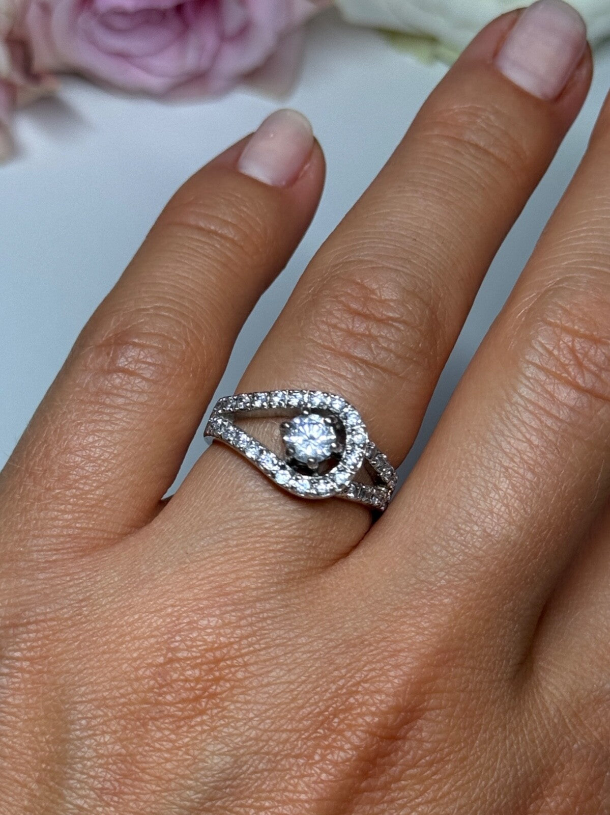 925 Sterling Silver White Topaz Ring Size 6