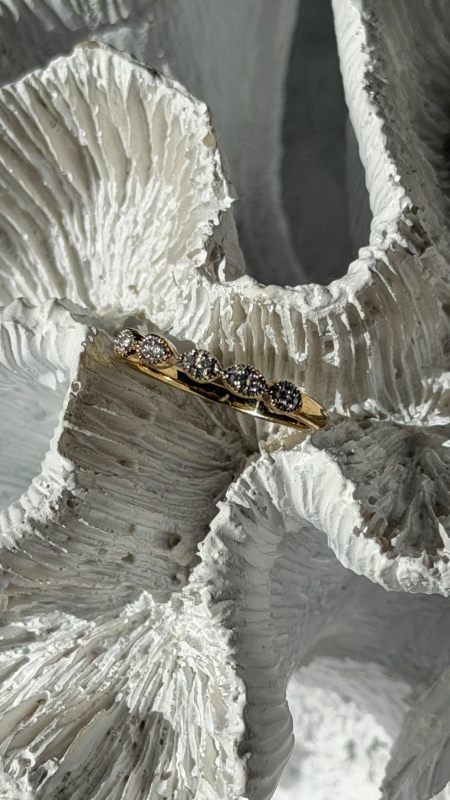 Classy 10K Yellow Gold Diamond 0.10 ct Ring Size 7