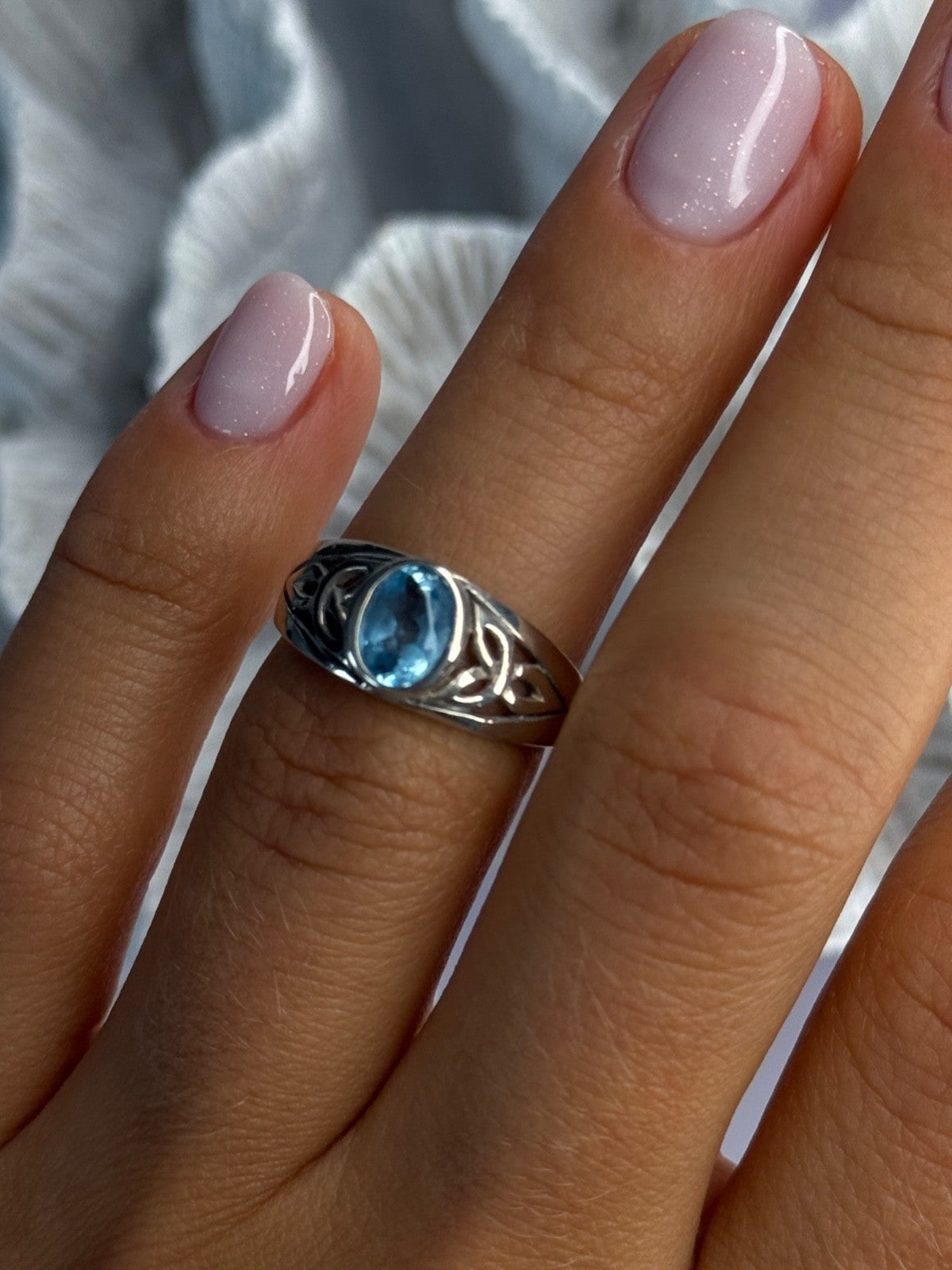 925 Sterling Silver Blue Topaz Ring Size 6