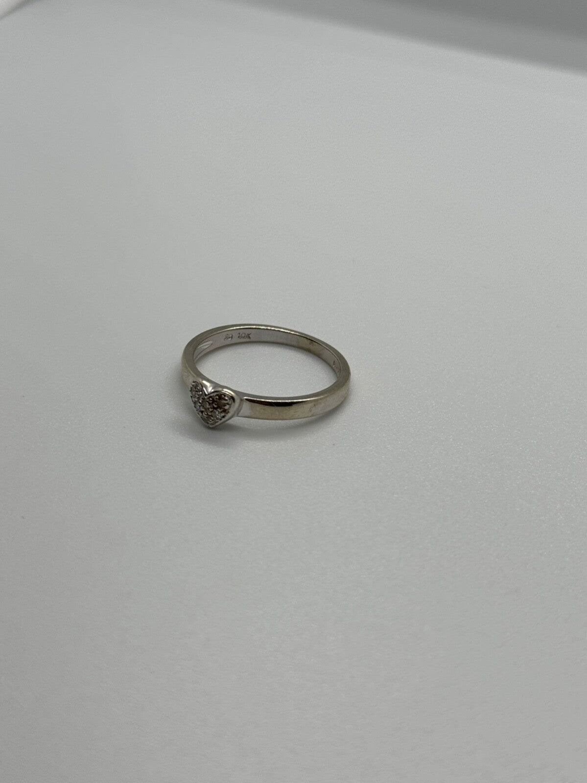 10K White Gold Diamond Heart Ring Size 6