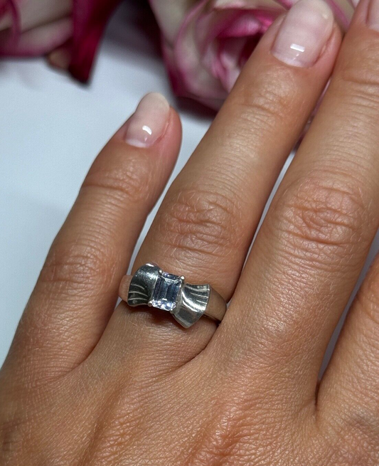 925 Sterling Silver White Topaz Ring Size 6