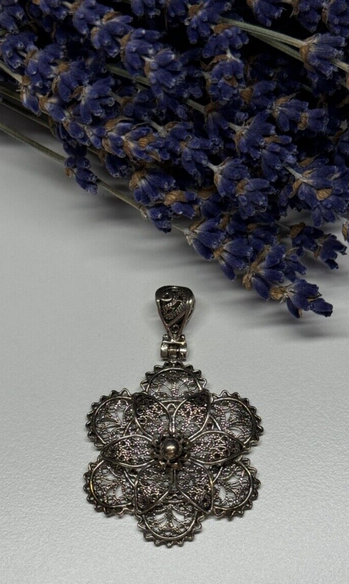 925 Sterling Silver Flower Pendant