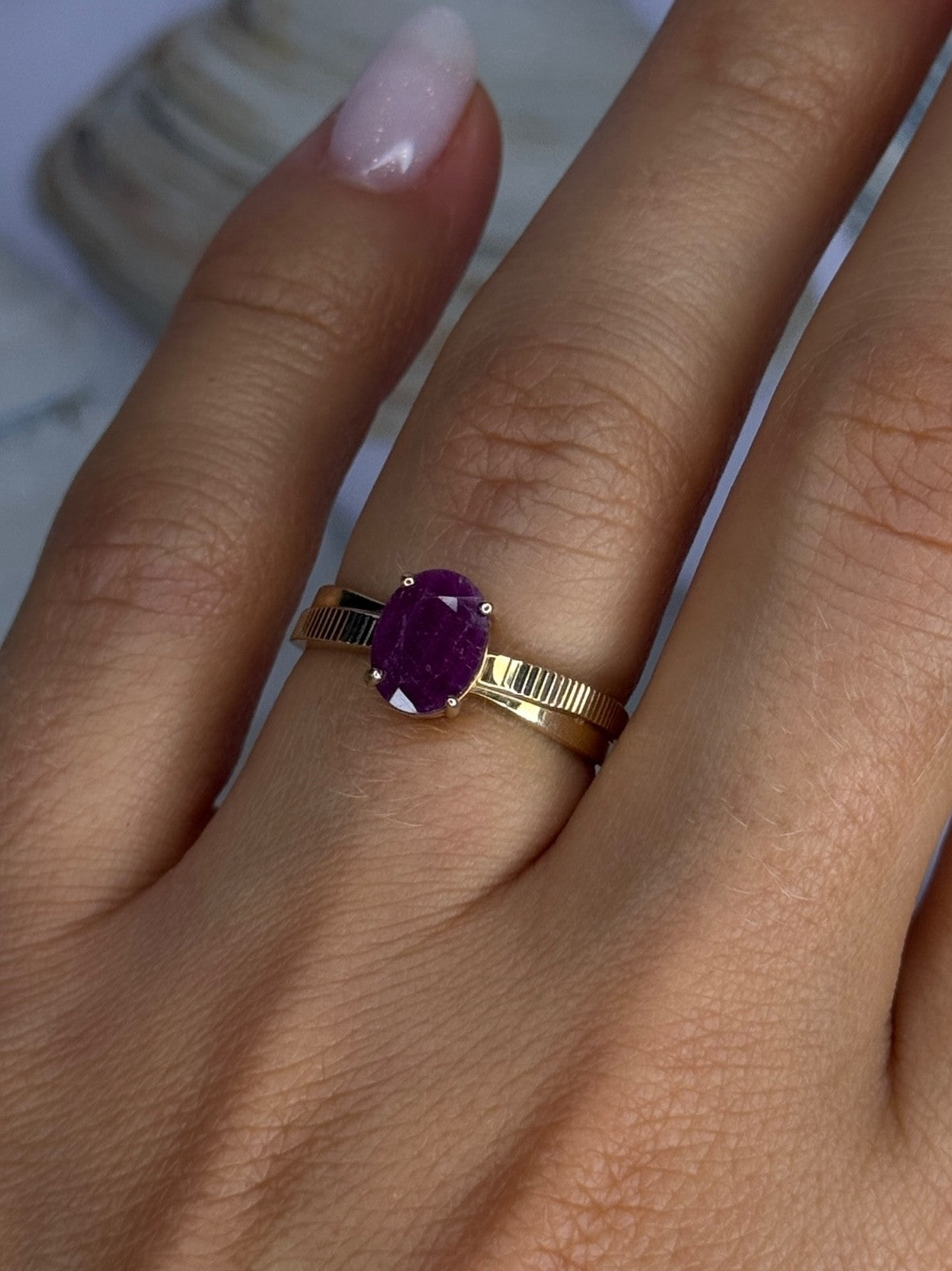 Elegant 10K Yellow Gold Ruby Ring Size 7