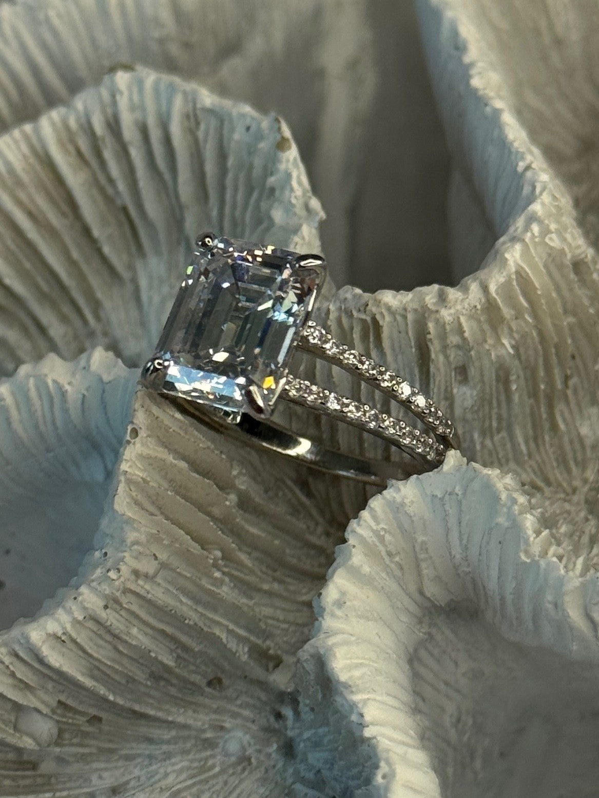 Beautiful 925 Sterling Silver Cz Ring Size 7