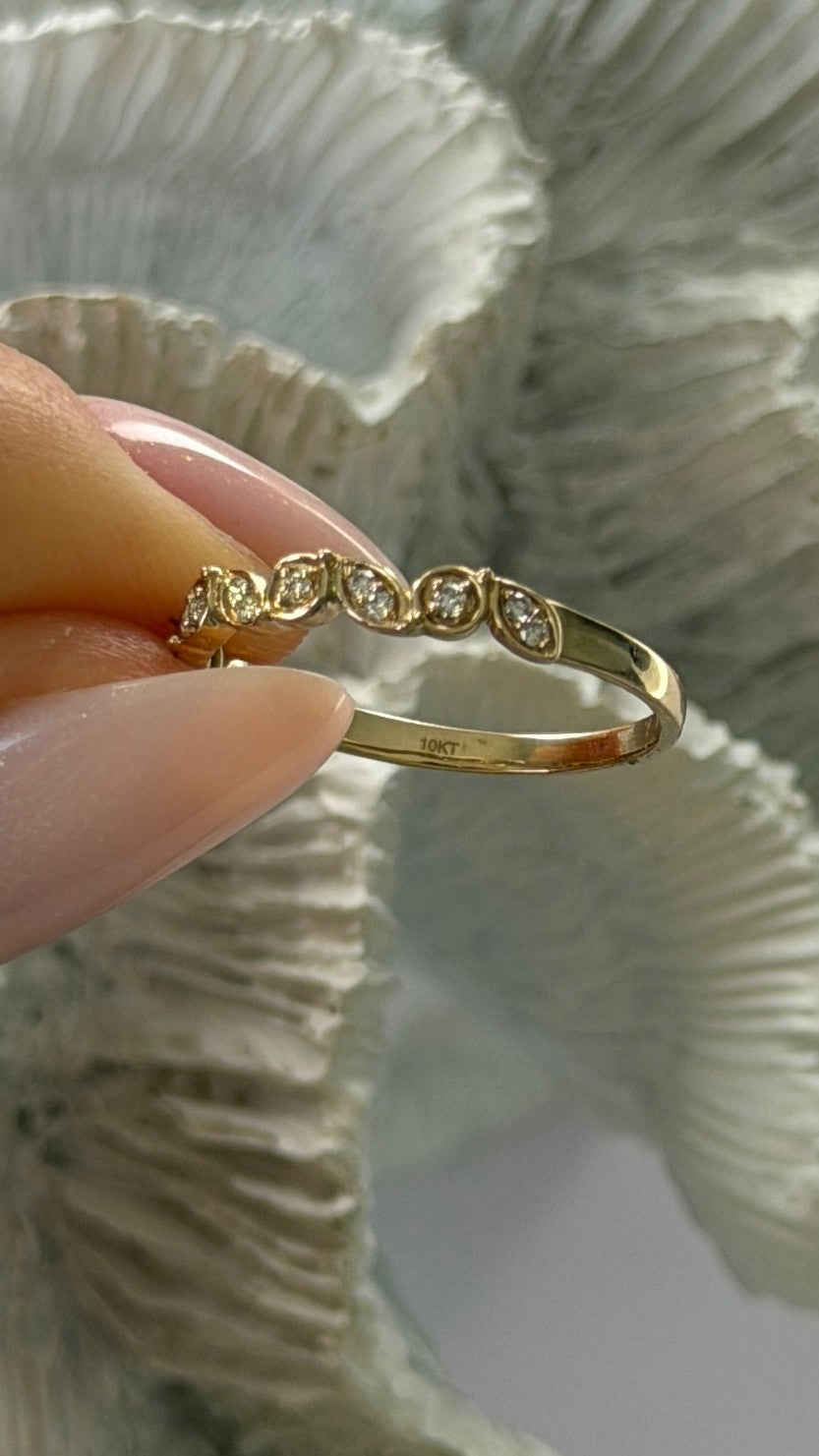 10K Yellow Gold Diamond 0.12 ct Ring Size 6.5