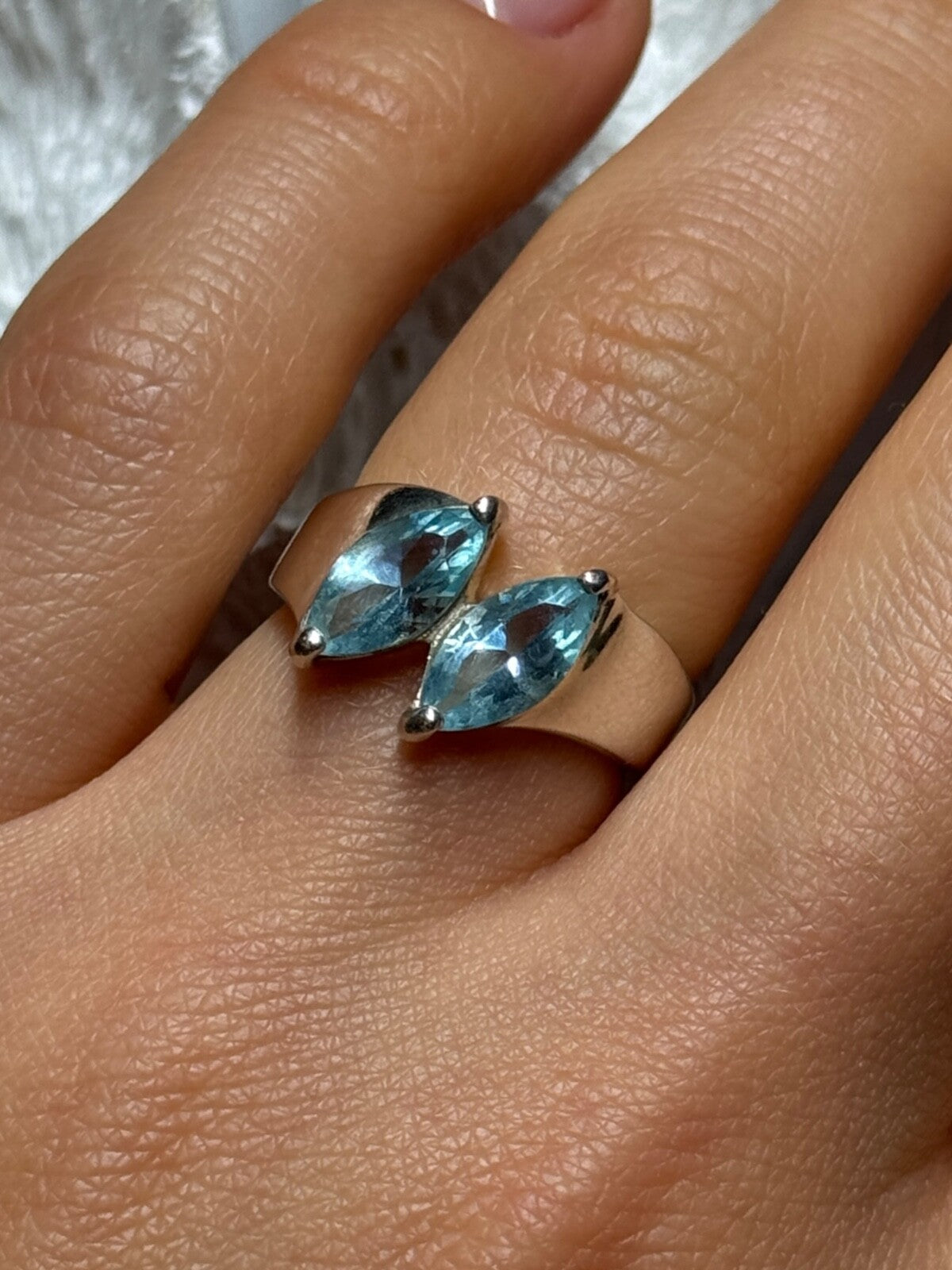 925 Sterling Silver Topaz Ring Size 6