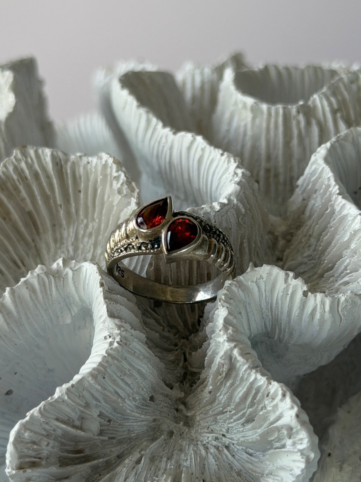 Vintage 925 Sterling Silver Garnet & Marcasite Ring Size 6