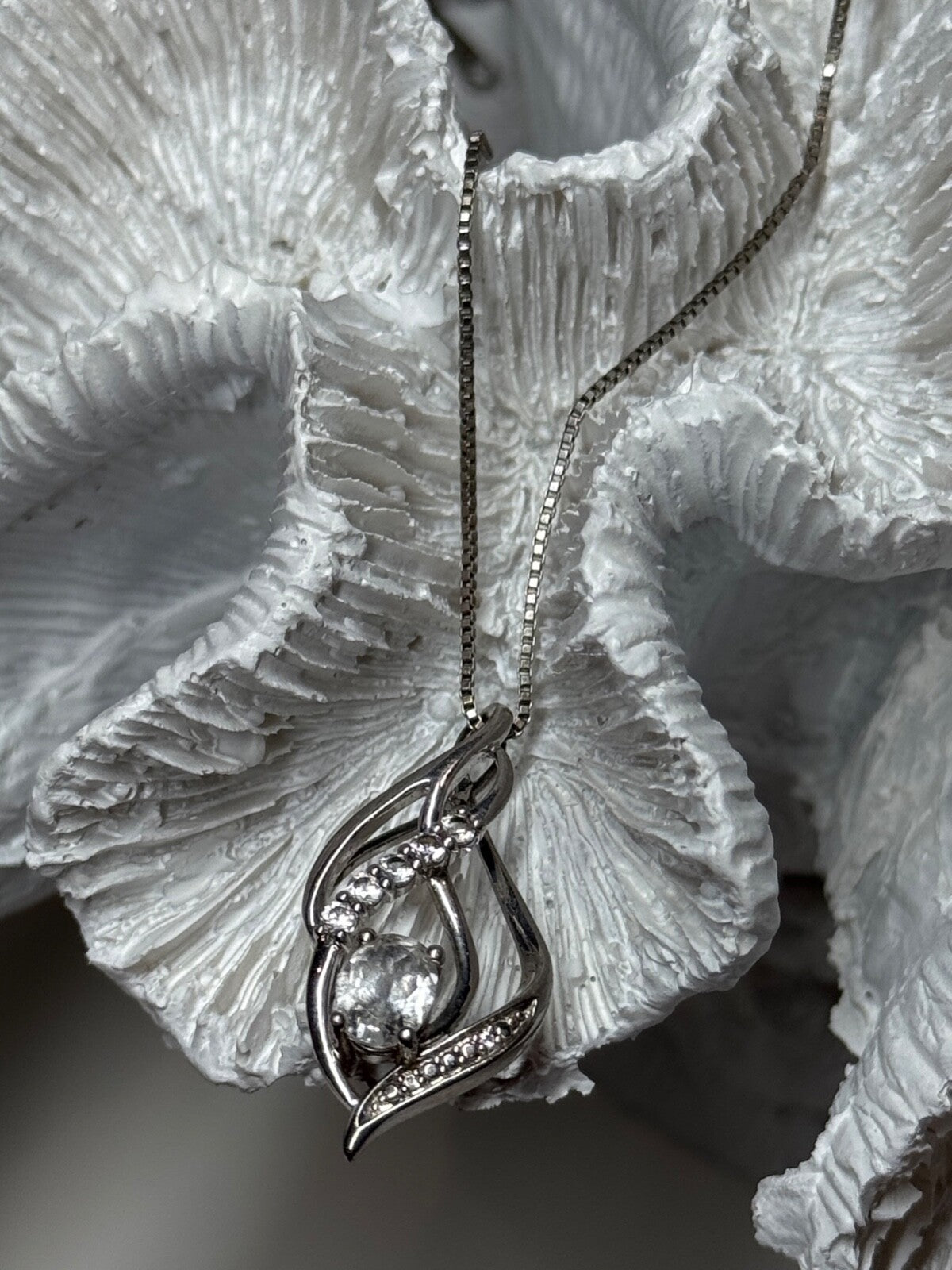 925 Sterling Silver White Sapphire Necklace Length 21/19 Inch
