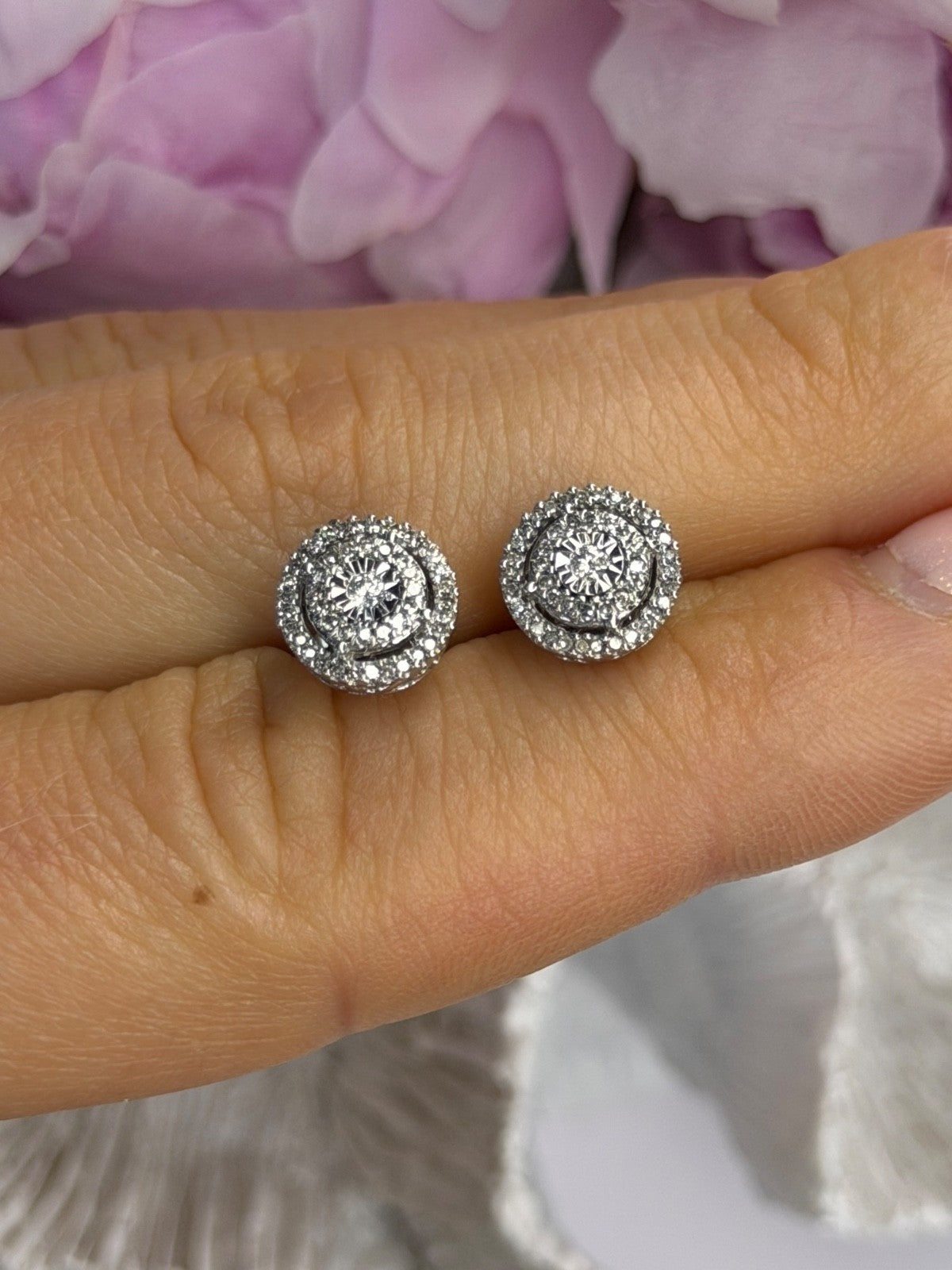 10K White Gold Diamond tcw 0.16 ct Stud Earrings