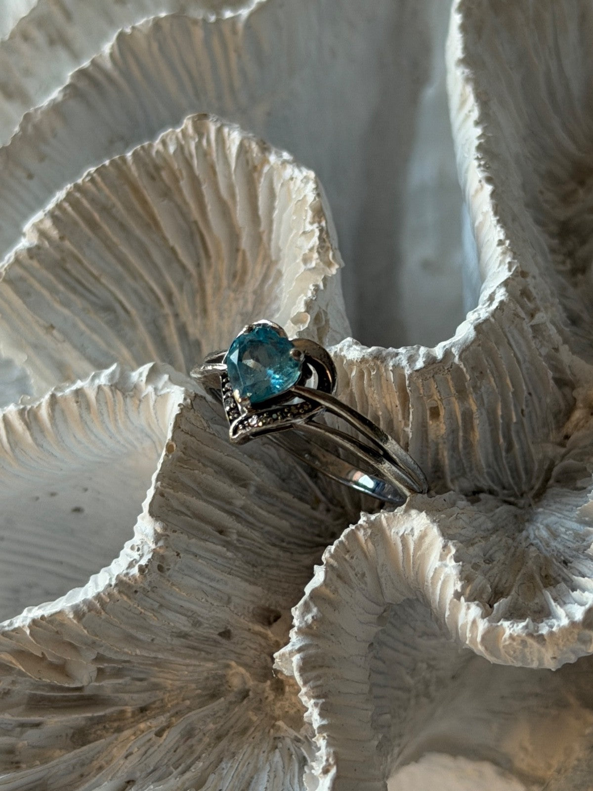 925 Sterling Silver Blue Topaz Heart & Diamond Ring Size 9