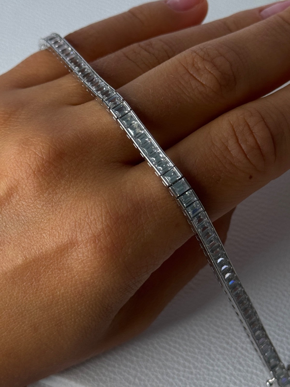 Elegant 925 Sterling Silver CZ Bracelet Length 8 Inch