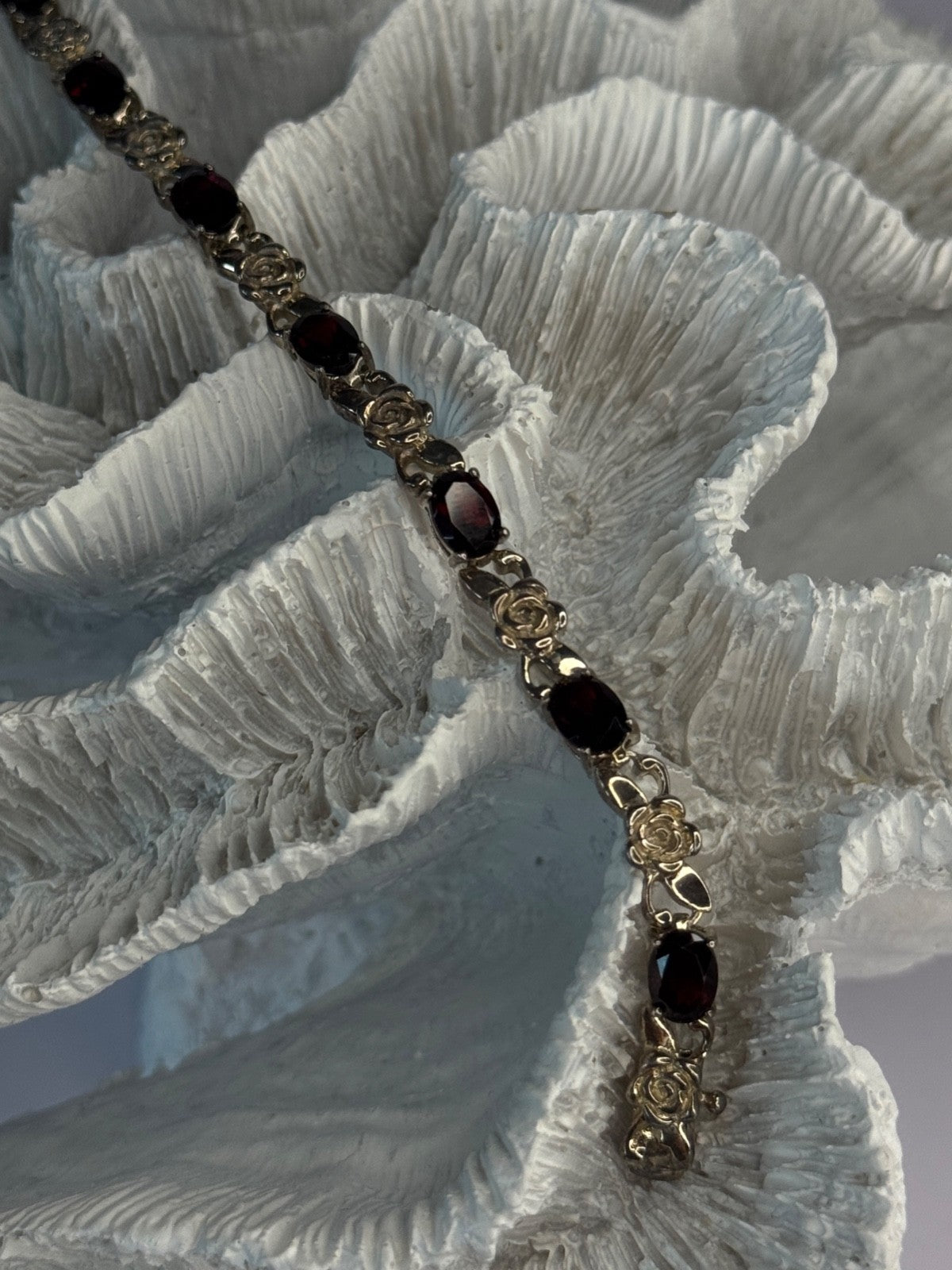 925 Sterling Silver Flower Garnet Bracelet Length 8