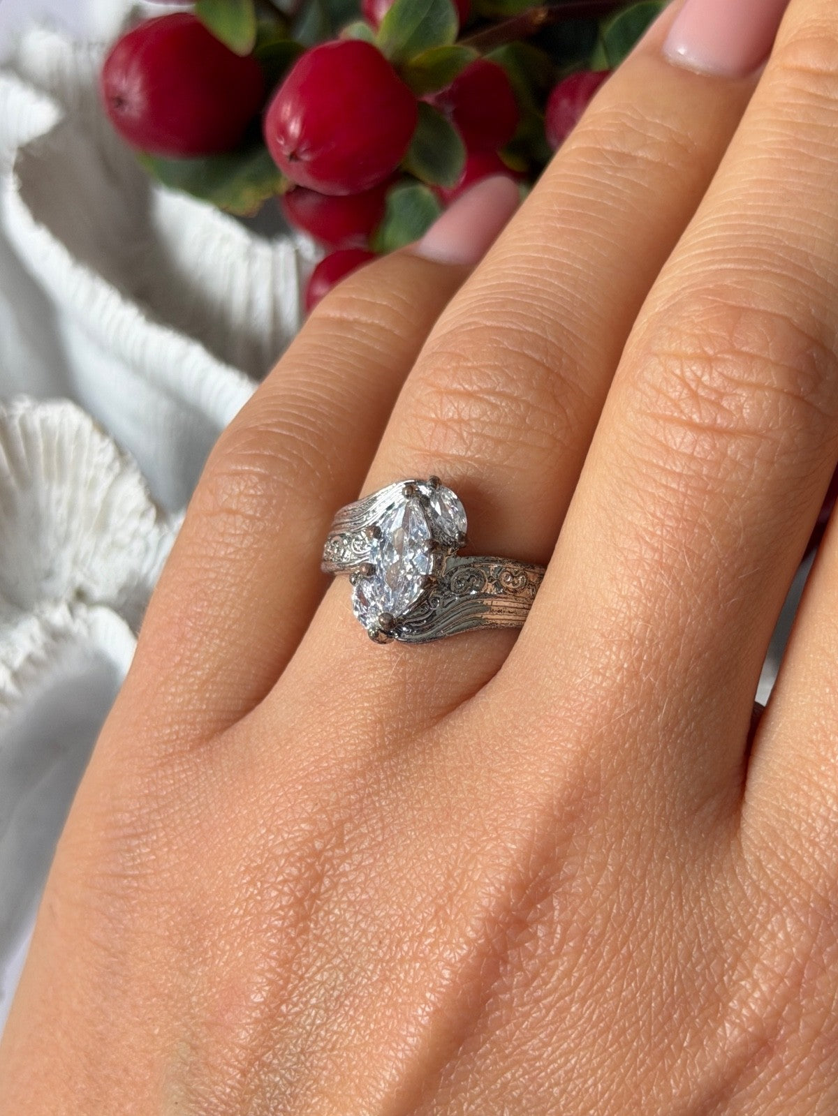 Vintage 925 Sterling Silver Cz Ring Size 7.5