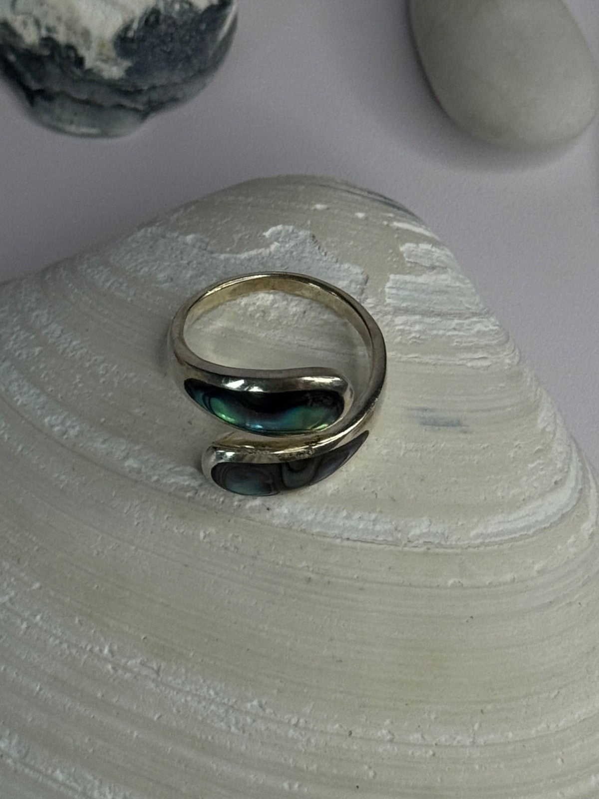 925 Sterling Silver Abalone Ring Size 7.5 Sizable Design