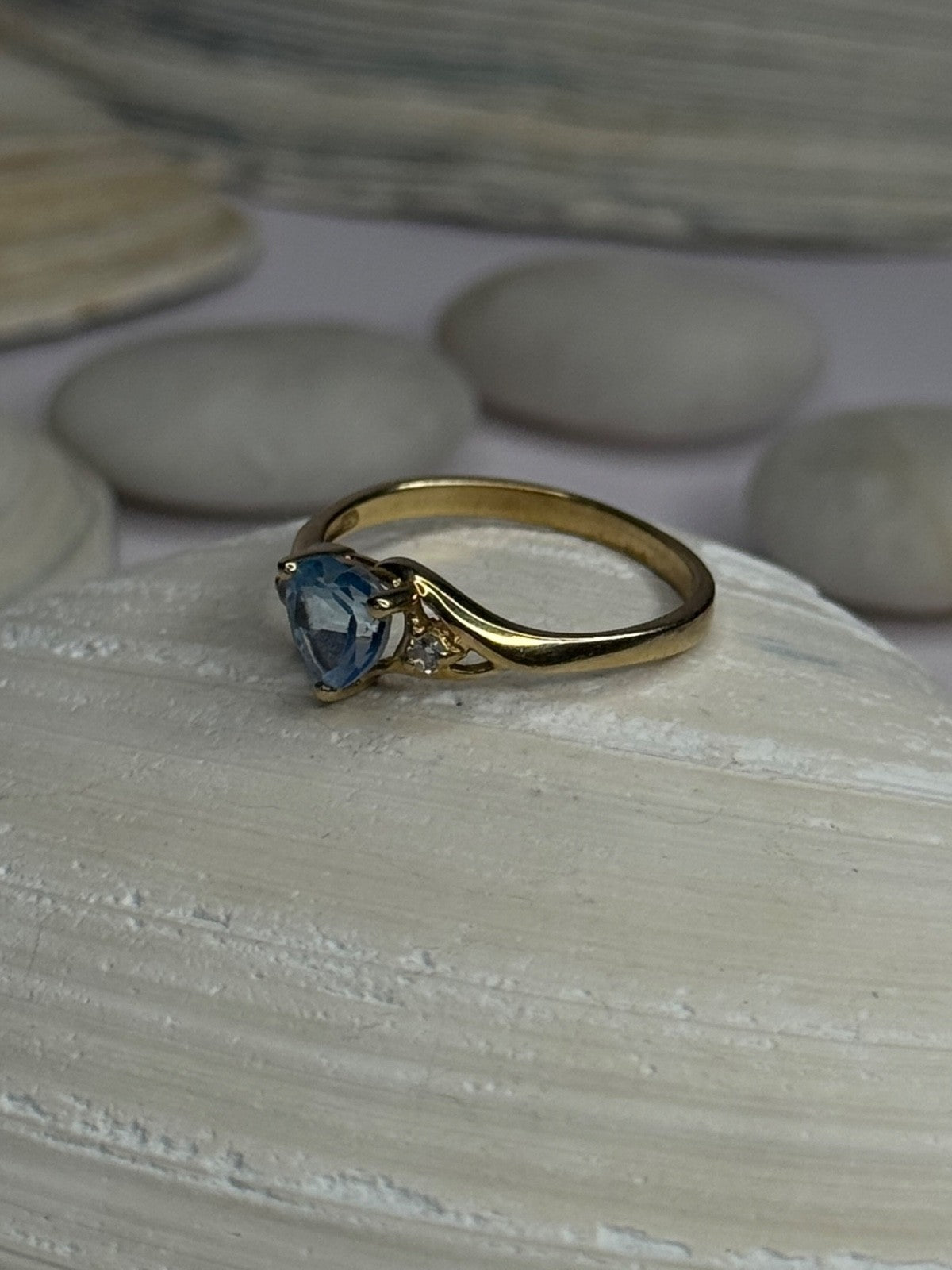 10K Yellow Gold Blue Topaz Heart & Diamonds Ring Size 7