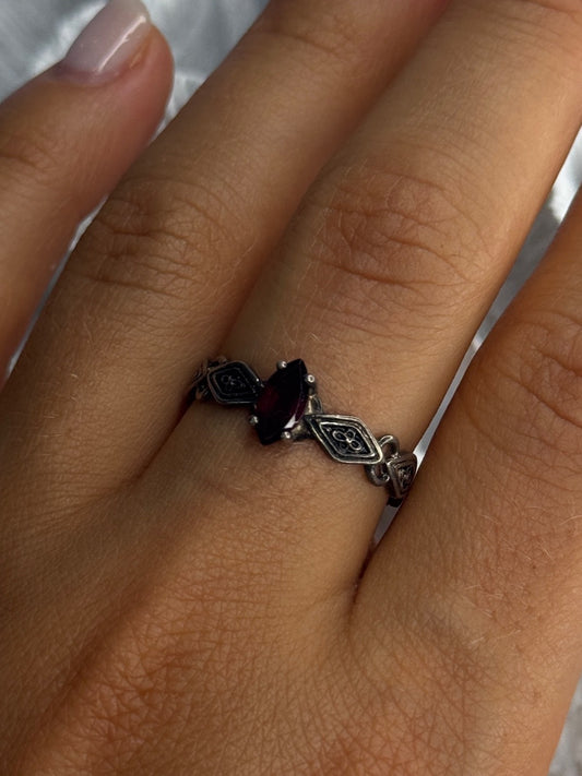925 Sterling Silver Garnet Ring Size 9.5