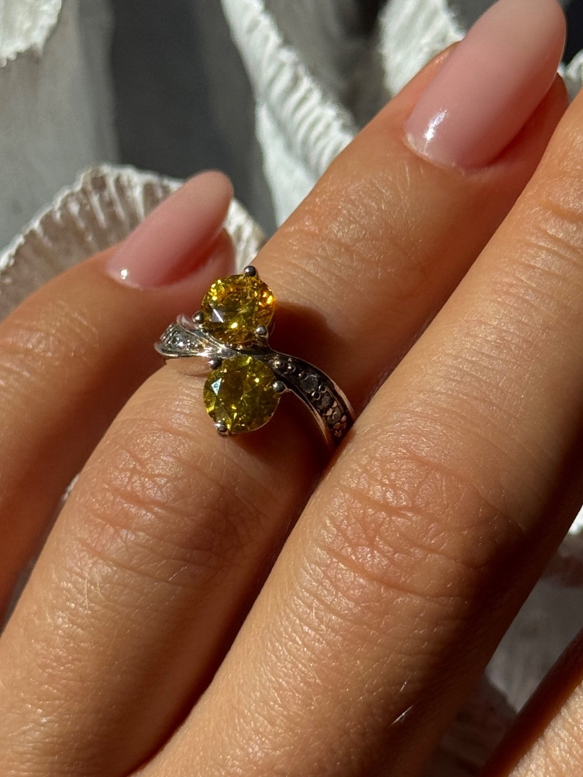 Shiny 925 Sterling Silver Cz Ring Size 4.5