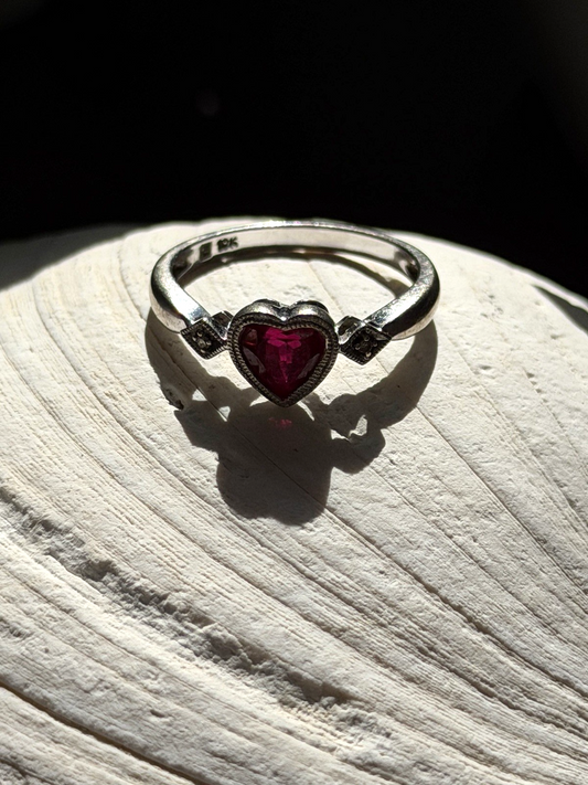 Romantic 10K White Gold Ruby & Diamonds Heart Ring Size 6.5