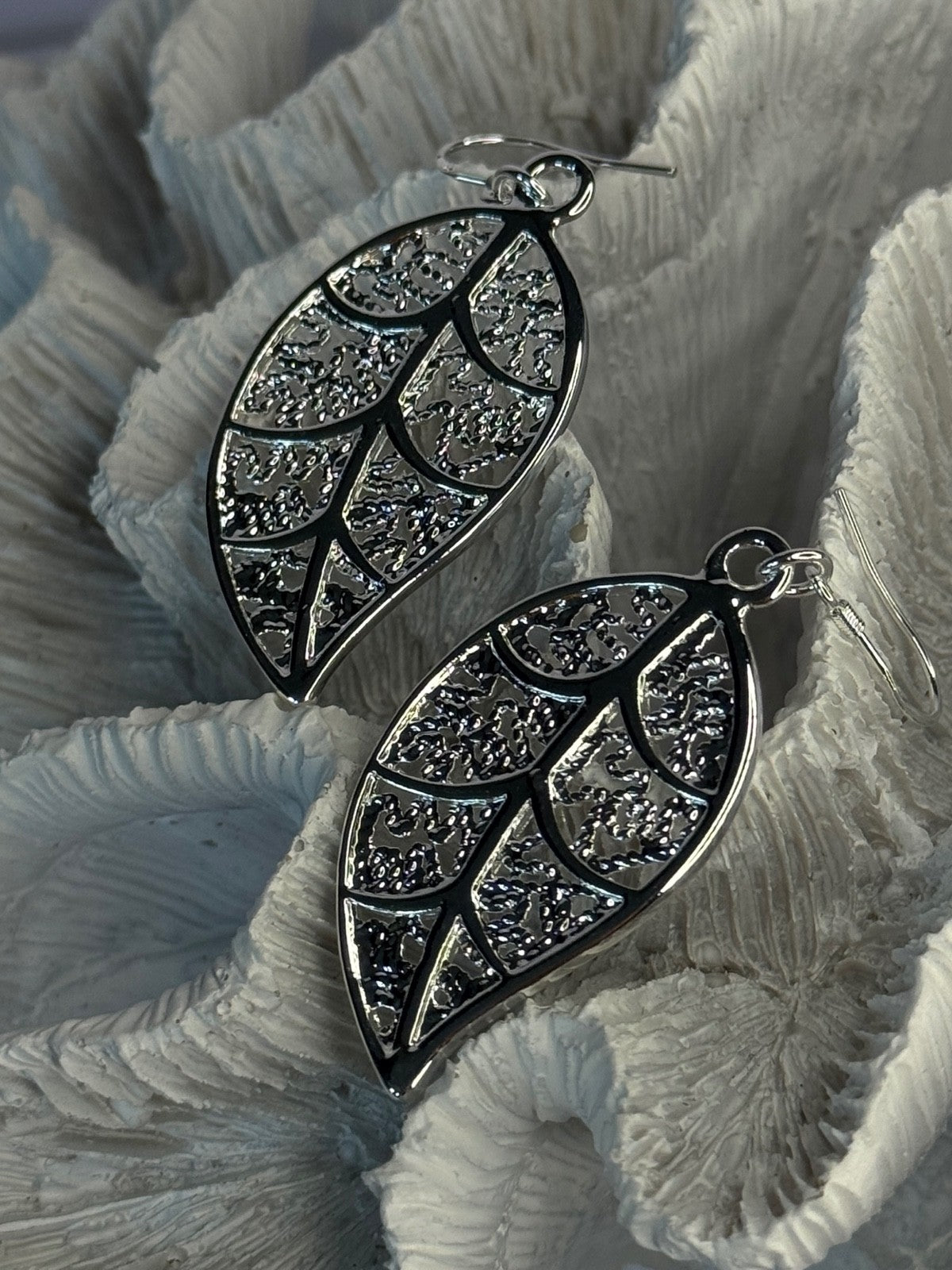 Beautiful Design Leaf 925 Sterling Silver Earrings Length 2.20 Inch