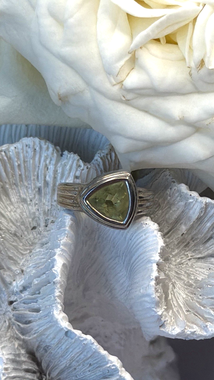 Art Deco 925 Sterling Silver Yellow Green Tourmaline Trillion Ring Size 9
