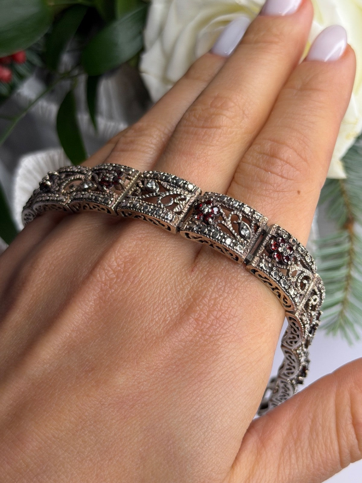 925 Sterling Silver Garnet & Beryl Flowers Bracelet Size 7