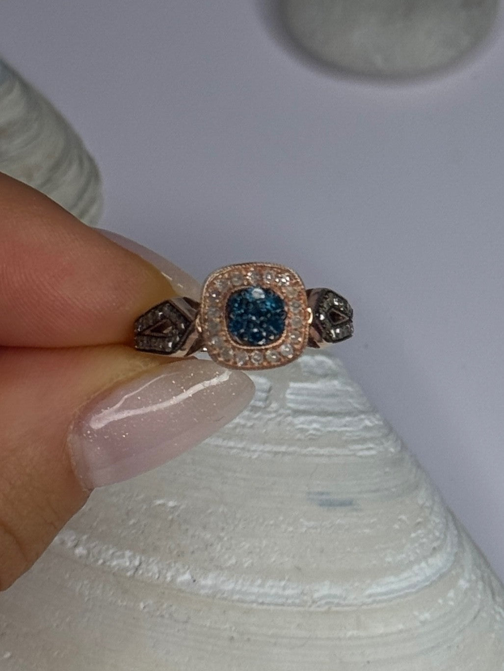 10K Rose Gold 0.5 Carat Clear & Teal Blue Dimond Ring Size 6