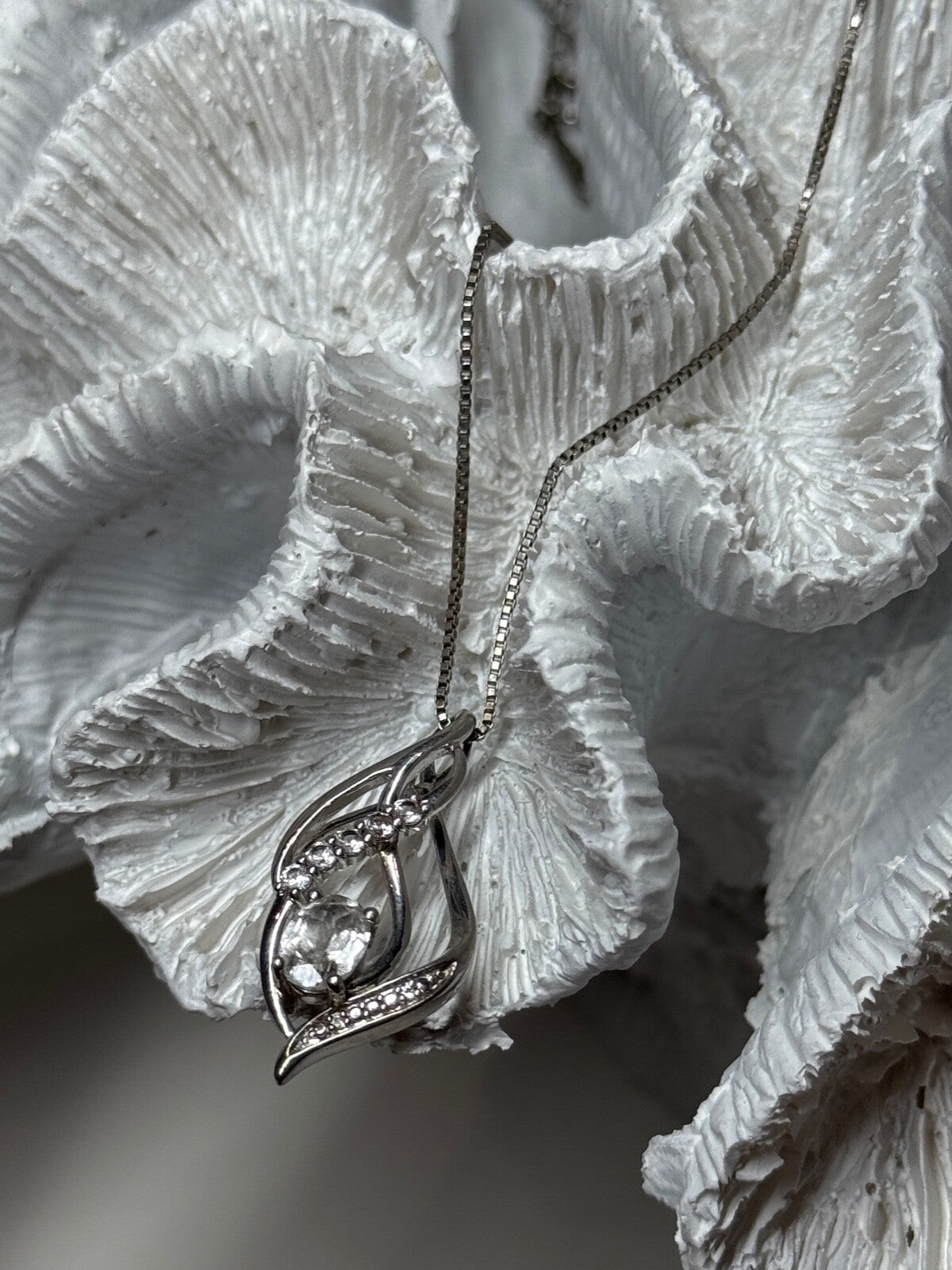925 Sterling Silver White Sapphire Necklace Length 21/19 Inch