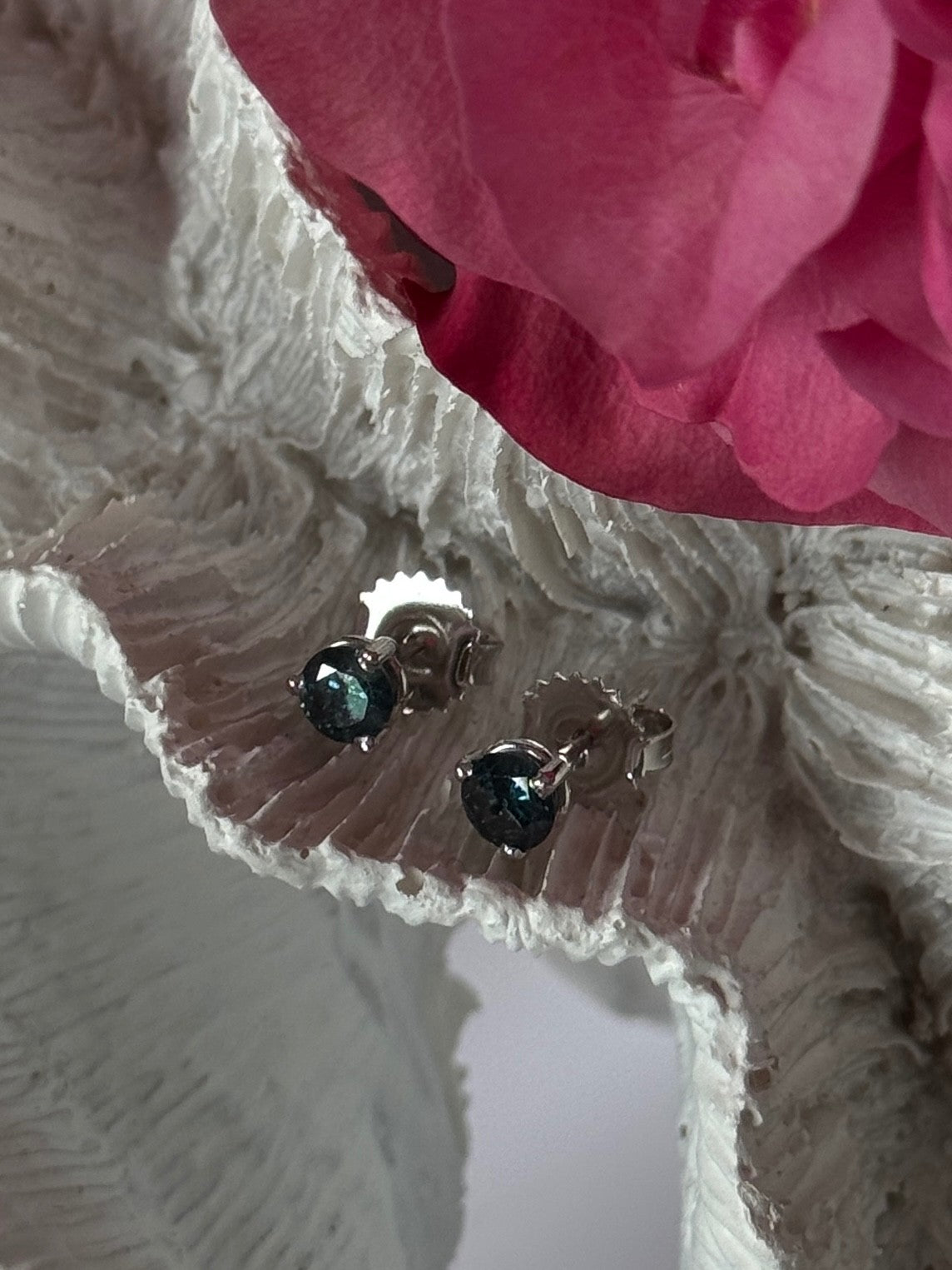 14K White Gold Blue Diamond 0.72 carat Stud Earrings