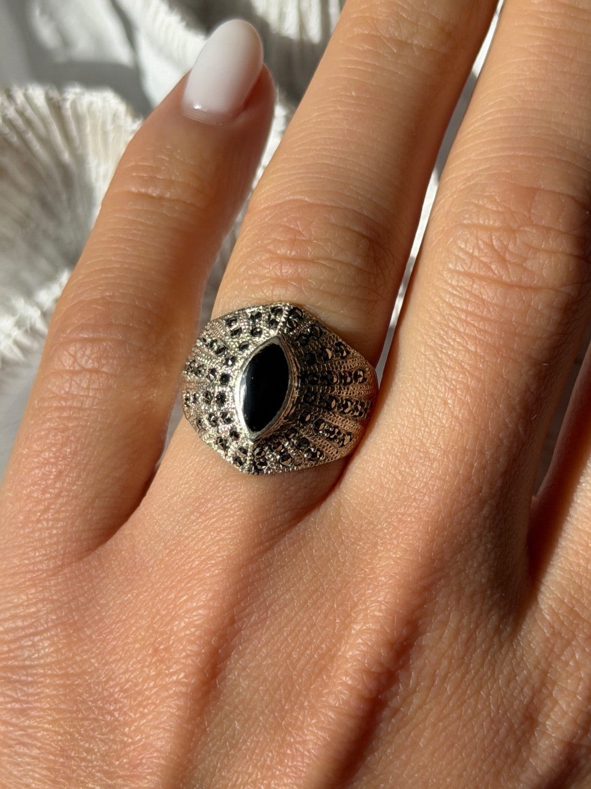 925 Sterling Silver Onyx & Marcasite Ring Size 6.5